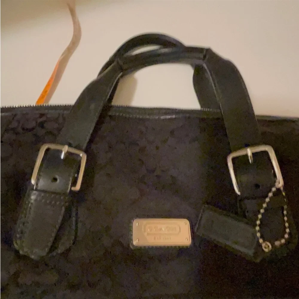 Authentic coach large travel luggage good conditions_11